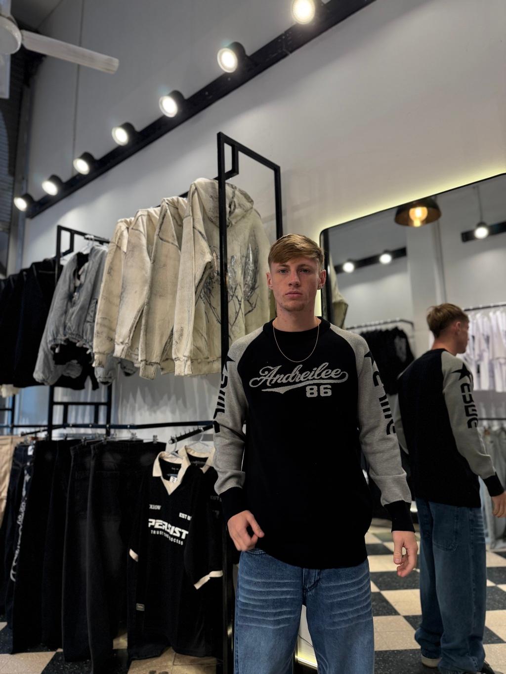 Sweatter “86”